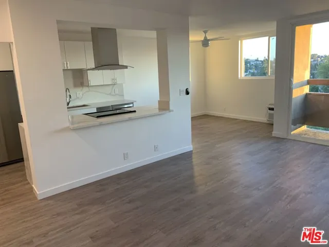 3461 Waverly Drive 306, Los Angeles, California 90027 — photo 4
