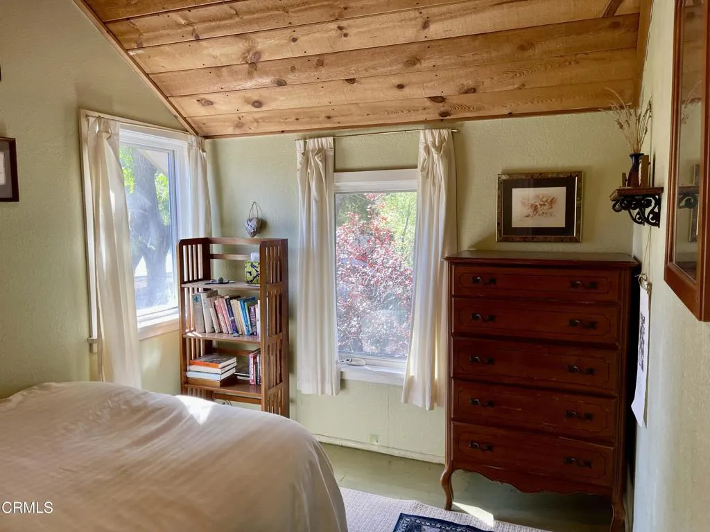 upstairs bedroom upstairs bedroom
