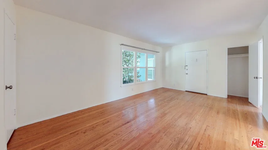 11284 Montana Avenue 4, Los Angeles, California 90049 — photo 4