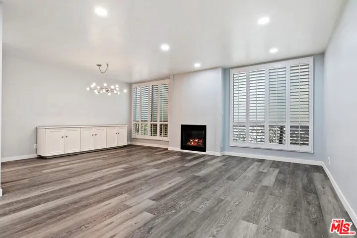 927 N Kings Road 107, West Hollywood, California 90069 — photo 5