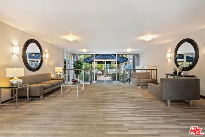 927 N Kings Road 107, West Hollywood, California 90069 — photo 5