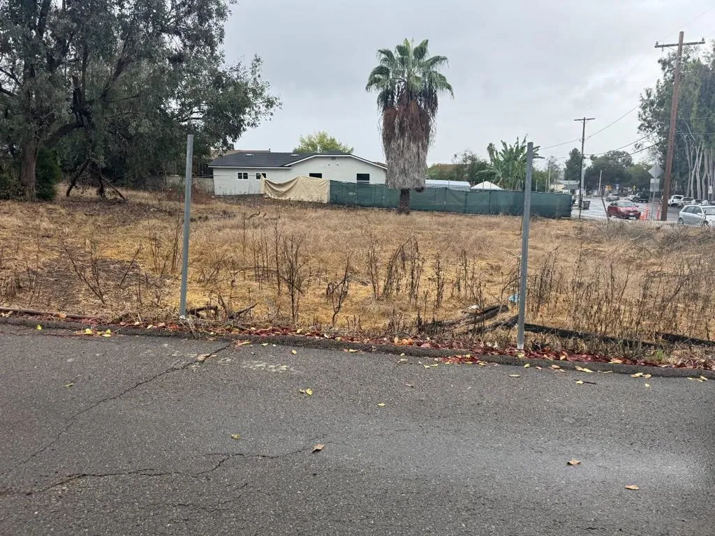 347 W Los Angeles Dr
