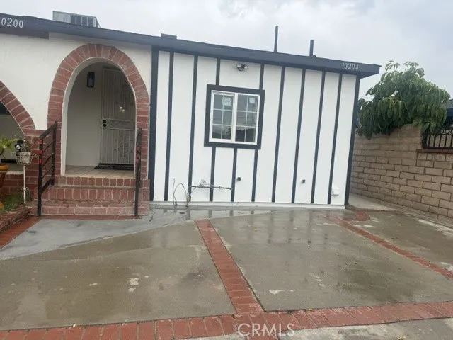 10200 10204 N Rincon Ave N