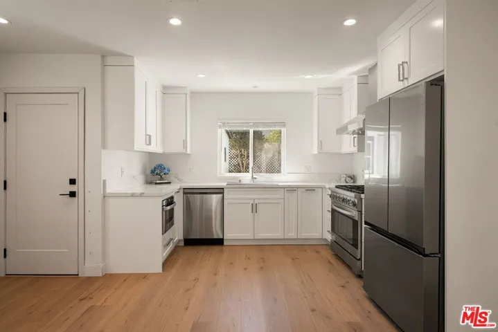 3113 Mountain View Avenue, Los Angeles, California 90066 — photo 5