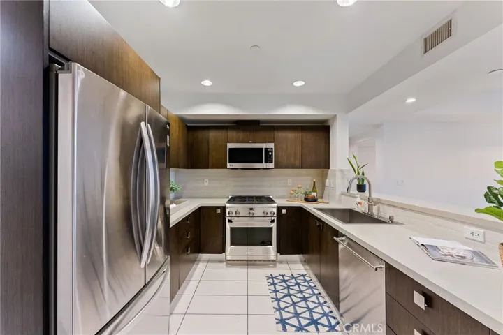 118 N Kings Rd 201, Los Angeles, California 90048 — photo 5