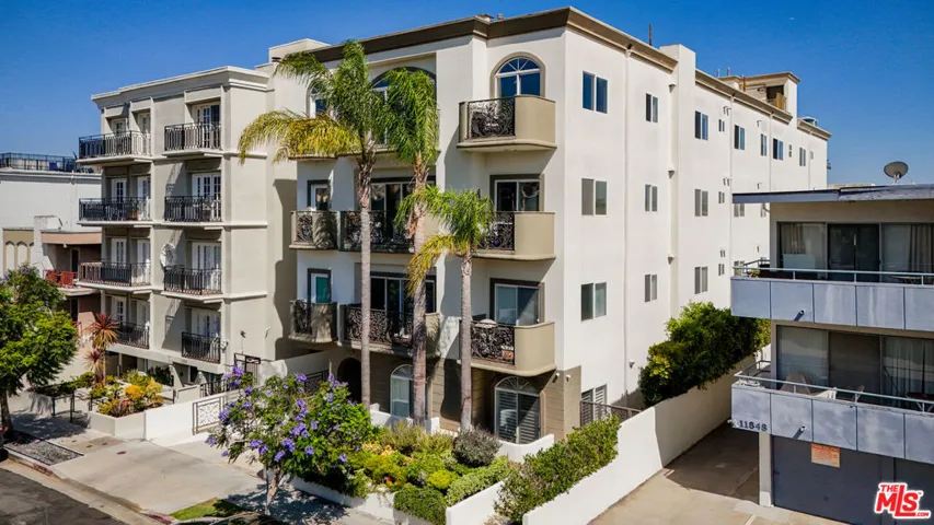 11840 Dorothy Street 302, Los Angeles, California 90049 — photo 4