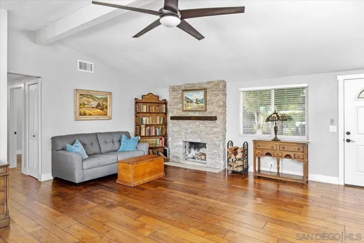 1840 Davis, Fallbrook, California 92028 — photo 4