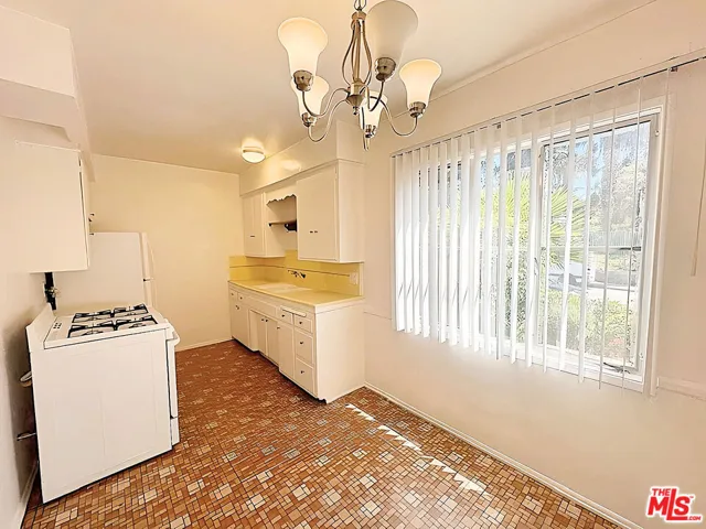 4919 Beverly Boulevard 1, Los Angeles, California 90004 — photo 5