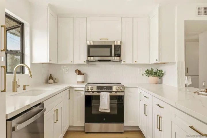 1263 Robinson 13, San Diego, California 92103 — photo 5