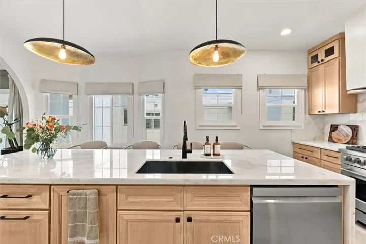 900 S Curson, Los Angeles, California 90036 — photo 4