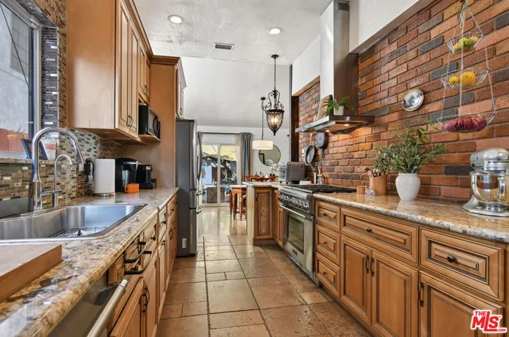 5507 Hermitage Avenue, Valley Village, California 91607 — photo 4