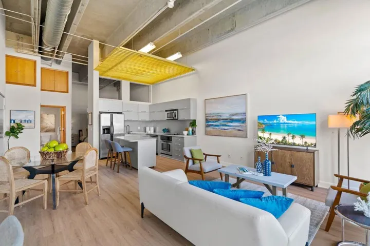 550 Seagaze Drive 19, Oceanside, California 92054 — photo 5