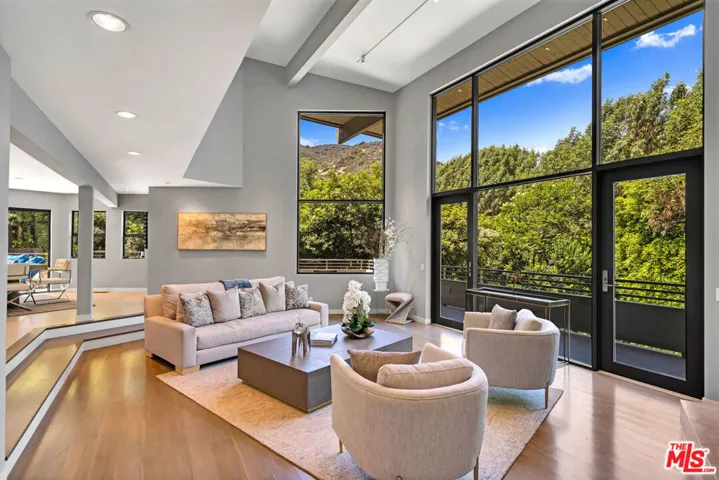 3386 Mandeville Canyon Road, Los Angeles, California 90049 — photo 4