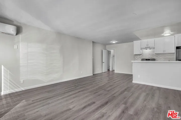 1690 West Boulevard, Los Angeles, California 90019 — photo 5