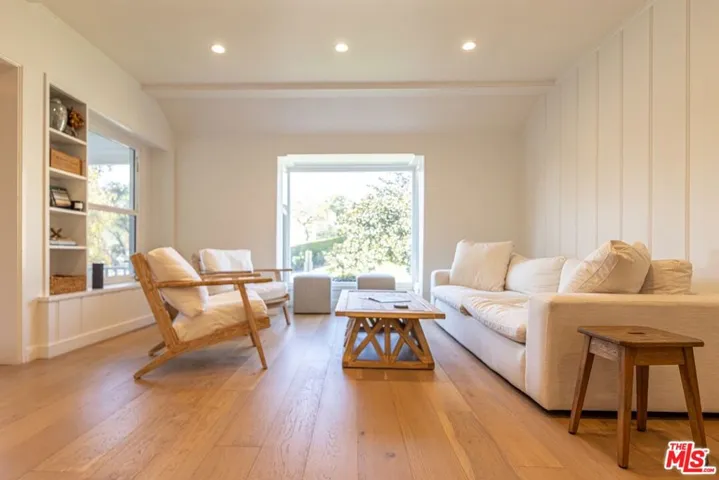 358 S Bentley Avenue, Los Angeles, California 90049 — photo 4
