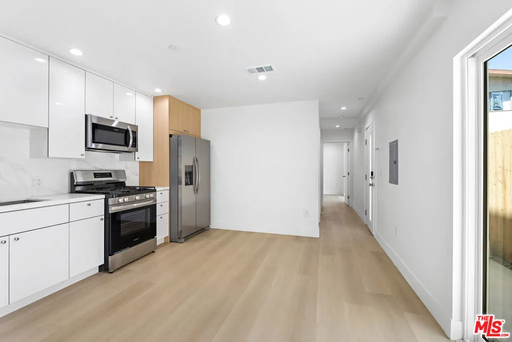 10965 Calvert #1/4