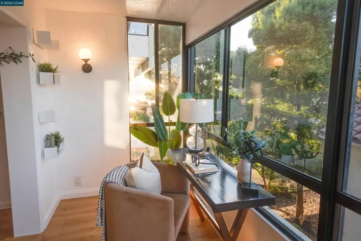 1830 Lakeshore Ave 406, Oakland, California 94606-1266 — photo 4