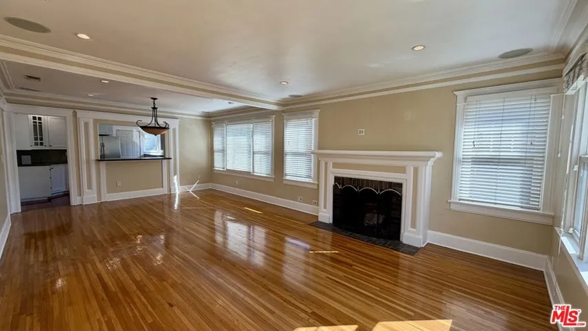 6617 De Longpre Avenue, Los Angeles, California 90028 — photo 5