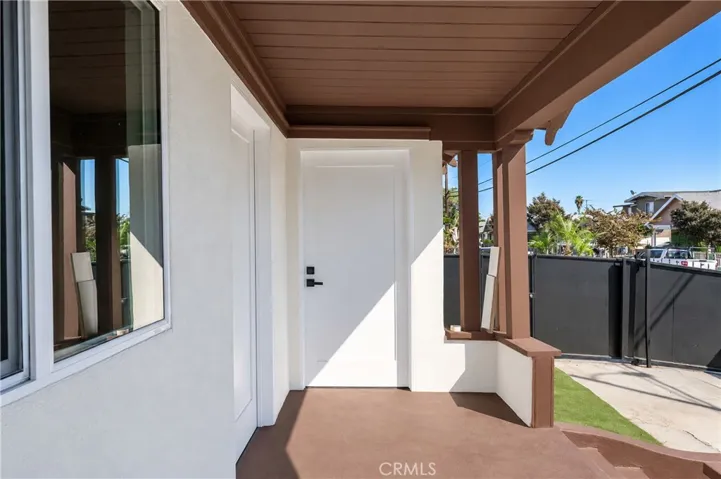 259 W 42nd Street, Los Angeles, California 90037 — photo 5