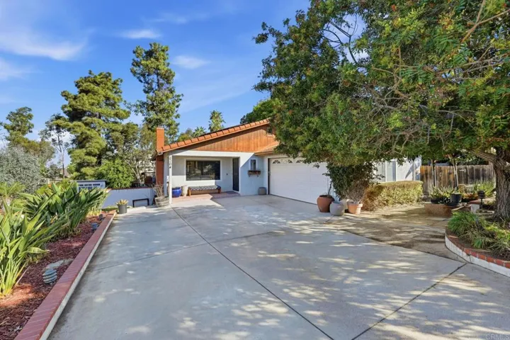 320 Apollo Drive, Vista, California 92084 — photo 4