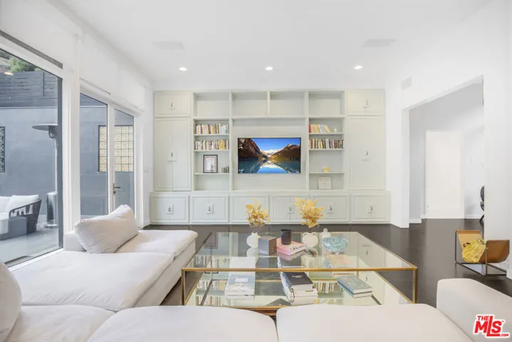 1833 Franklin Canyon Drive, Beverly Hills, California 90210 — photo 4