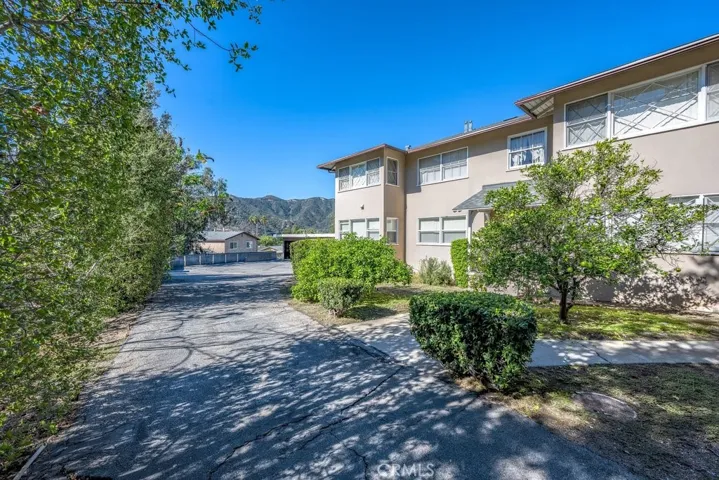 2404 Montrose Avenue, Montrose, California 91020 — photo 4