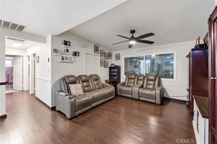 1021 W Avenue J13, Lancaster, California 93534 — photo 4