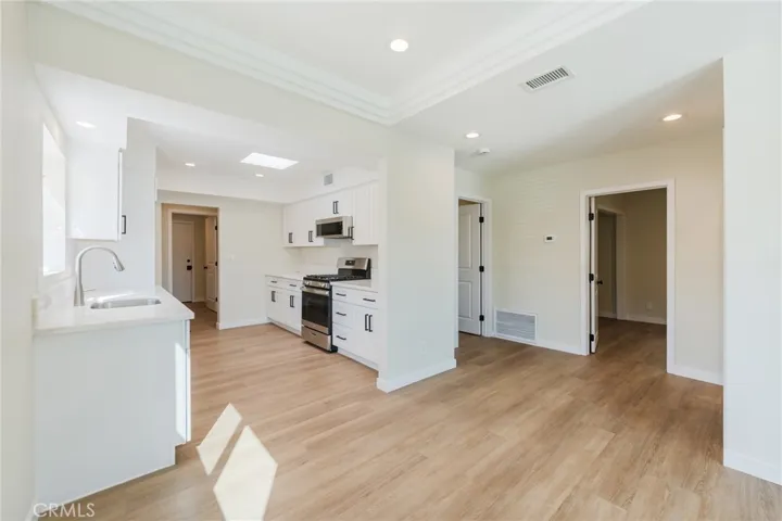 709 Fraser Avenue, Los Angeles, California 90022 — photo 5