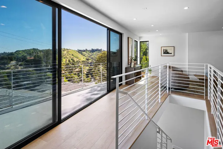 4683 Glenalbyn Drive, Los Angeles, California 90065 — photo 4