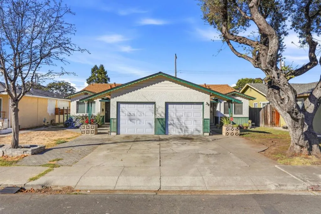 1643 Stardust Ct