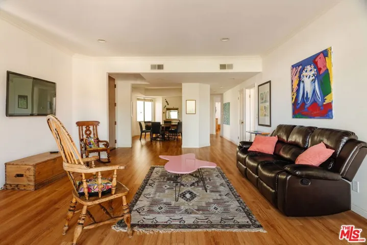 10336 Almayo Avenue 302, Los Angeles, California 90064 — photo 4