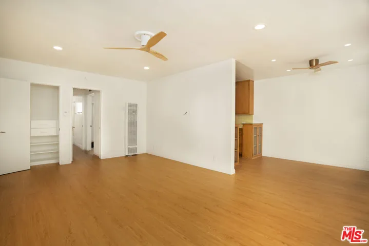 252 S Doheny Drive 5, Beverly Hills, California 90211 — photo 5