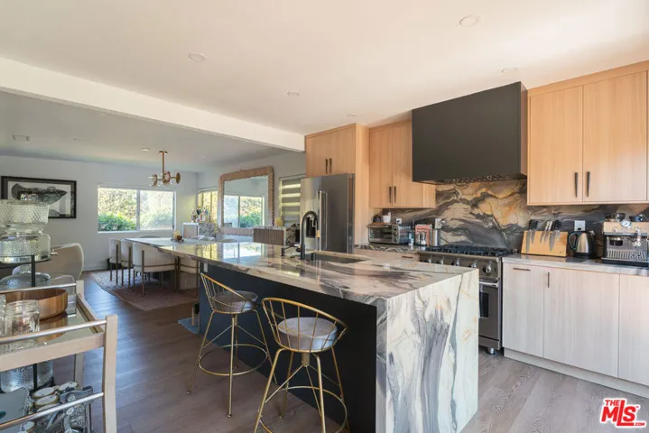 12956 Walsh Avenue, Los Angeles, California 90066 — photo 4
