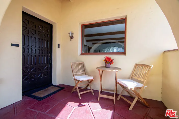 144 S Mansfield Avenue, Los Angeles, California 90036 — photo 4