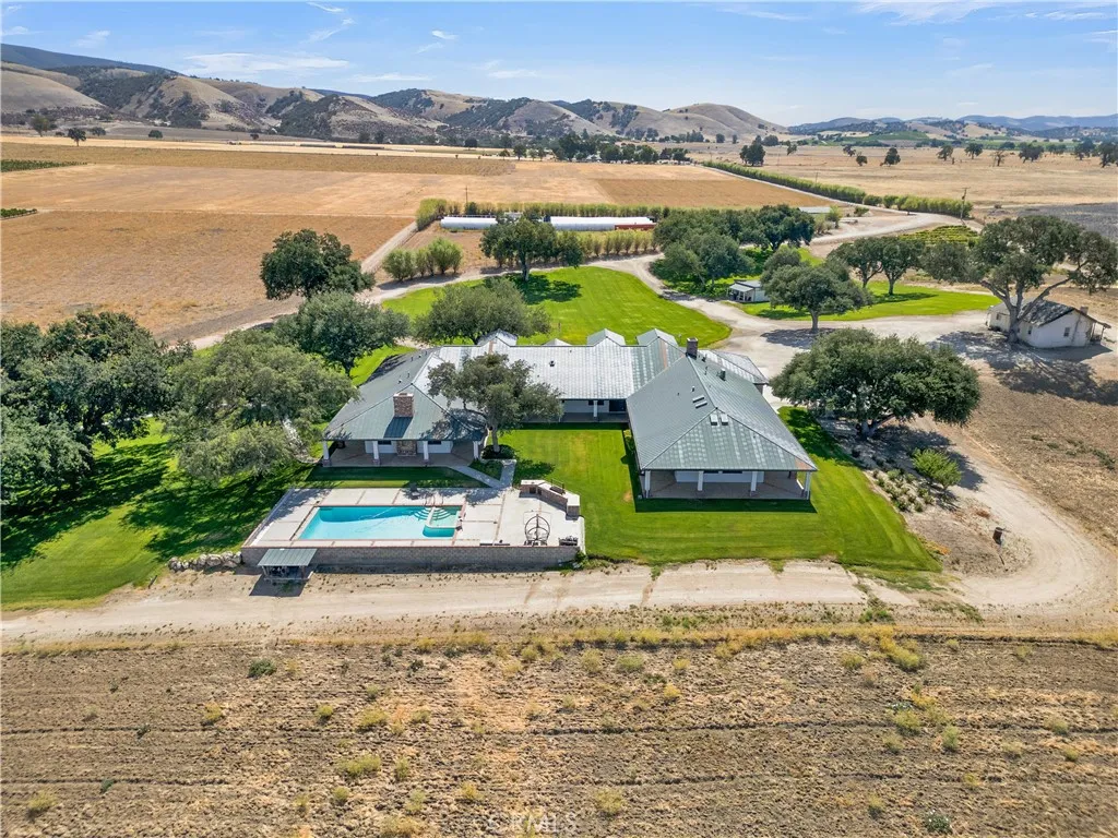 52540 Bradley Lockwood Rd