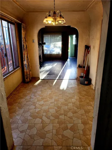6812 S Van Ness, Los Angeles, California 90047 — photo 5