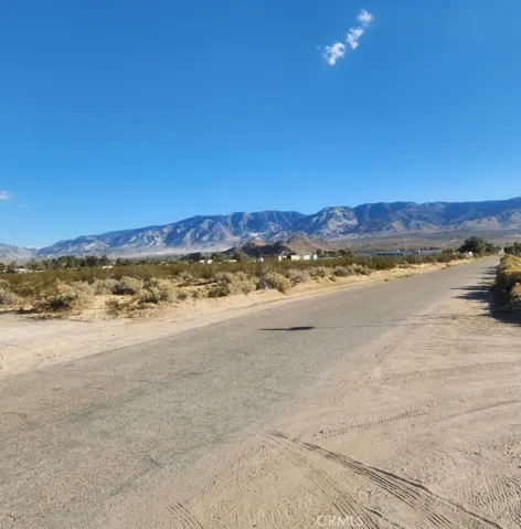 10425 Cody, Lucerne Valley, California 92356 — photo 5