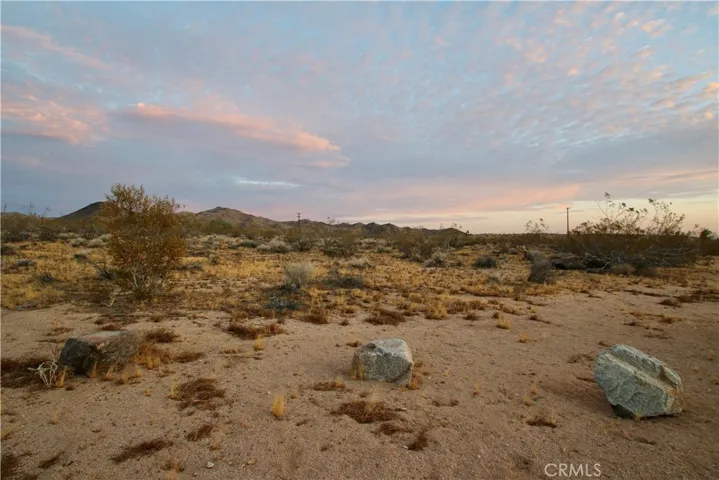 177 Cherokee, Yucca Valley, California 92284 — photo 5