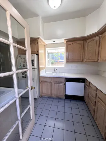 113 N Flores, Los Angeles, California 90048 — photo 5