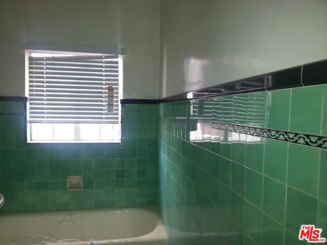 570 N Rossmore Avenue 105, Los Angeles, California 90004 — photo 5