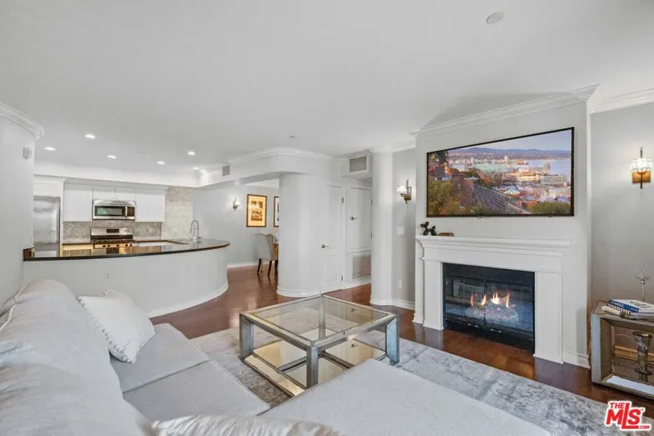 122 N Clark Drive 301, West Hollywood, California 90048 — photo 5