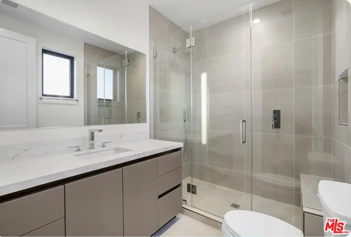 556 N Flores Street 1, West Hollywood, California 90048 — photo 5