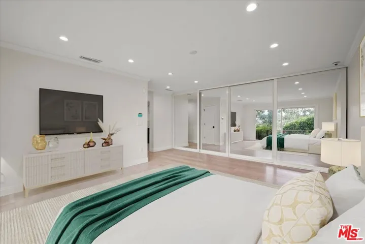 11515 Thurston Circle, Los Angeles, California 90049 — photo 4