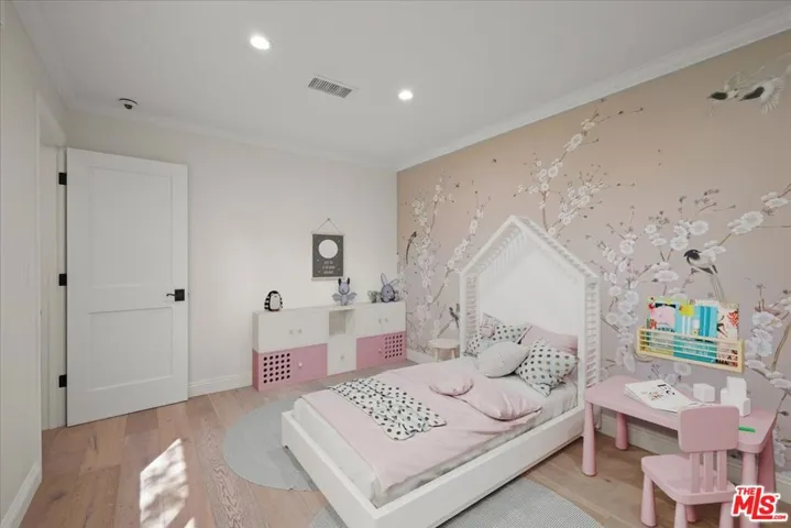 11515 Thurston Circle, Los Angeles, California 90049 — photo 5