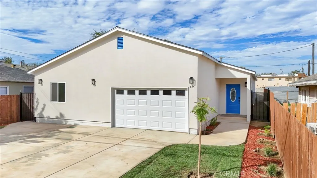 325 Holtby Rd