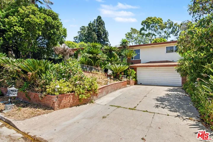 108 N Thurston Avenue, Los Angeles, California 90049 — photo 4
