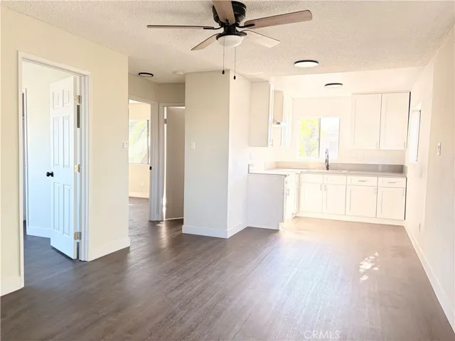 427 E 25th, Los Angeles, California 90011 — photo 4