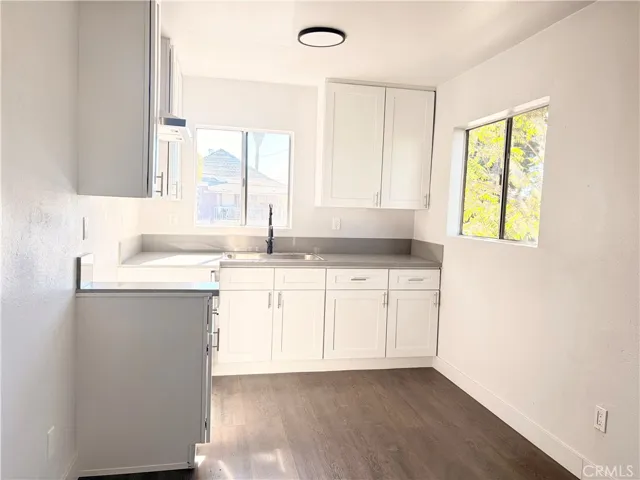 427 E 25th, Los Angeles, California 90011 — photo 5