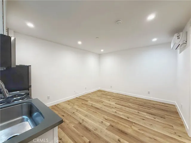 637 635 N Harvard Boulevard 637.33, Los Angeles, California 90004 — photo 4
