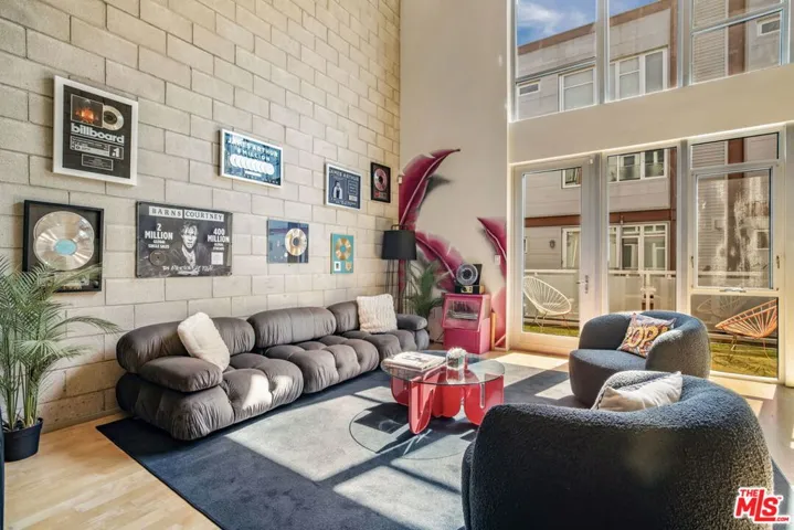3450 Cahuenga Boulevard 604, Los Angeles, California 90068 — photo 4